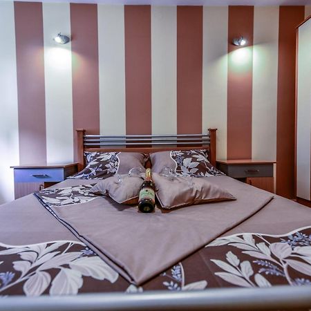 Lux Apartman Cvetkovic Kraljevo Exterior photo
